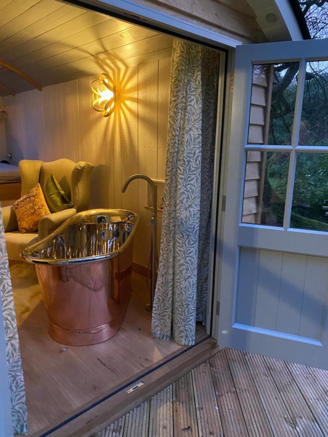 Kelling Chez Maurice Luxury Shepherds Hut With Bath And Hot Tub מראה חיצוני תמונה
