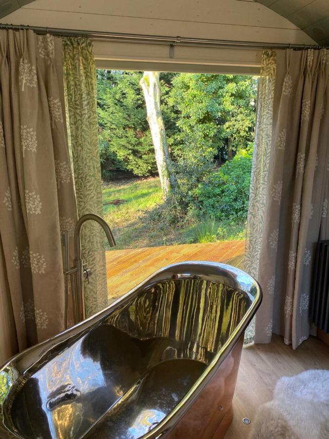 Kelling Chez Maurice Luxury Shepherds Hut With Bath And Hot Tub מראה חיצוני תמונה