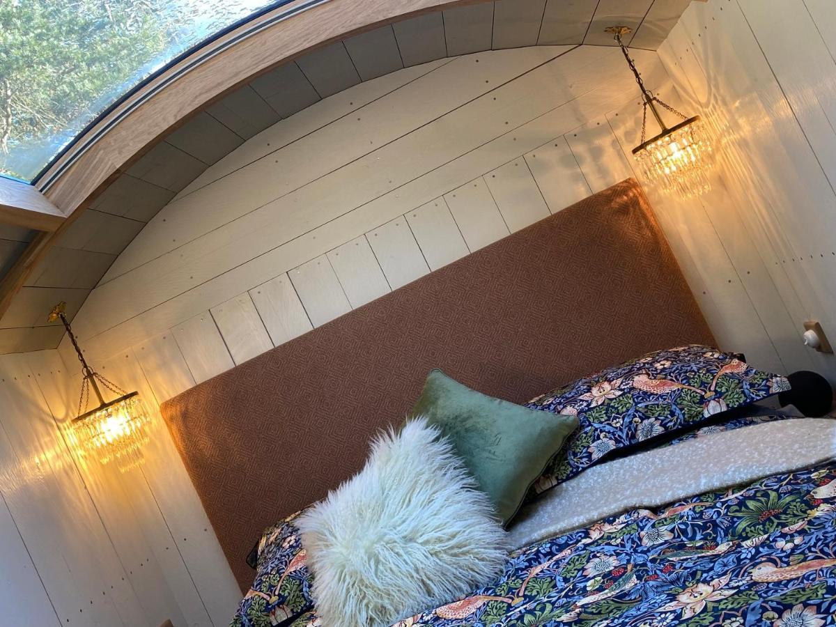 Kelling Chez Maurice Luxury Shepherds Hut With Bath And Hot Tub מראה חיצוני תמונה